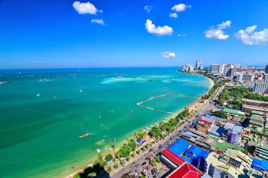 The Green View Pattaya Exterior photo