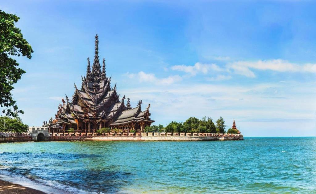 The Green View Pattaya Exterior photo
